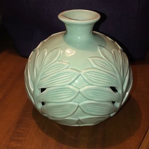 NWT Pier 1 Imports base